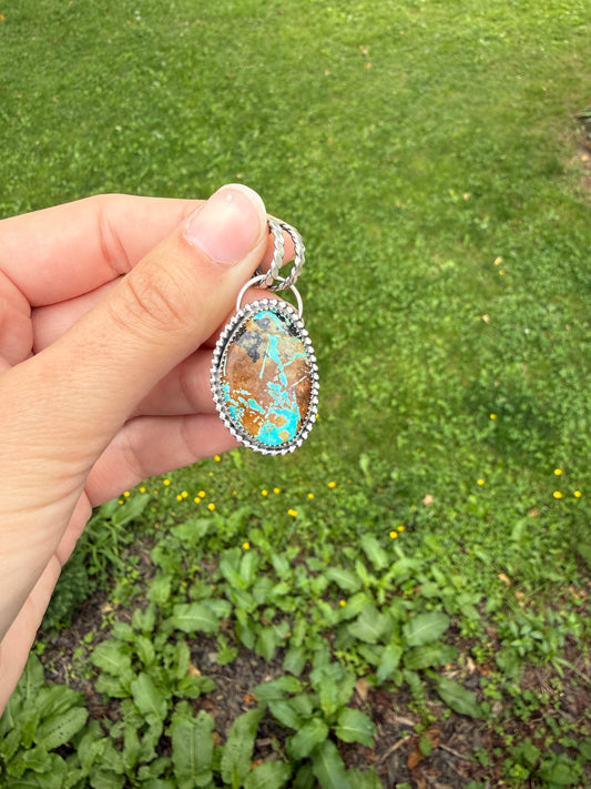 Royston ribbon pendant ￼